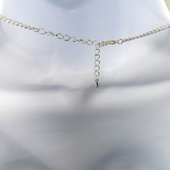 Crystal Elegant Women's Necklace - Picture 5 of 7